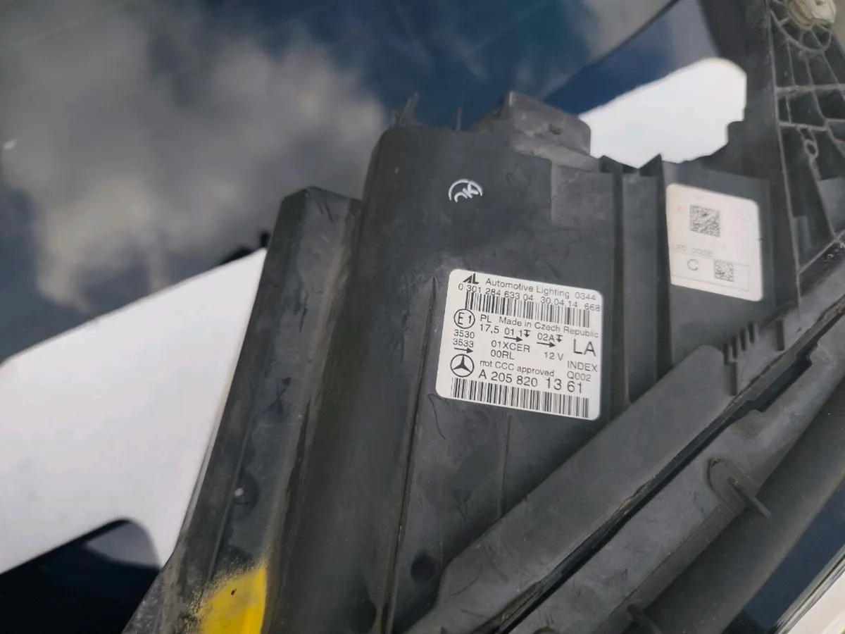 MERCEDES C CLASS HEADLIGHT - Image 4