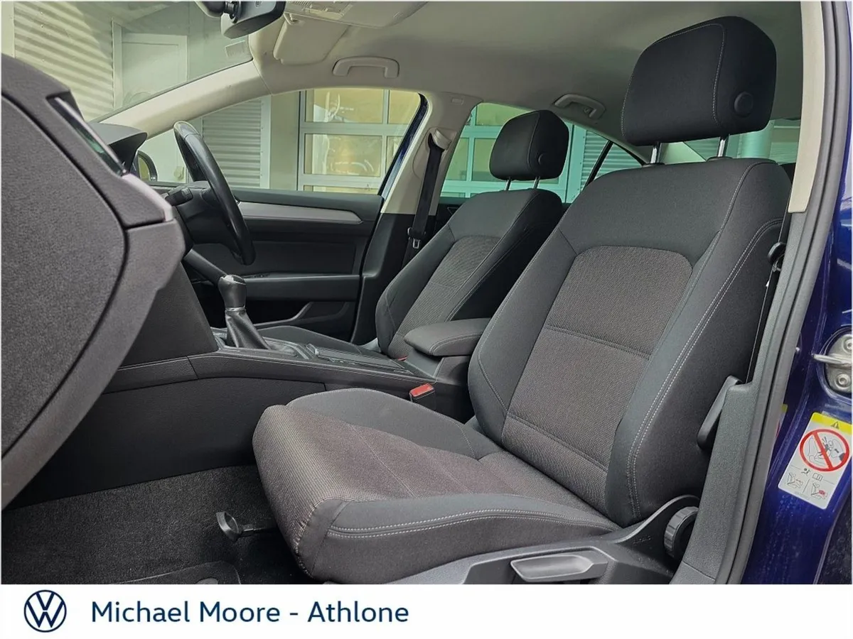 Volkswagen Passat 2.0 TDI 150BHP Comfortline - Image 4