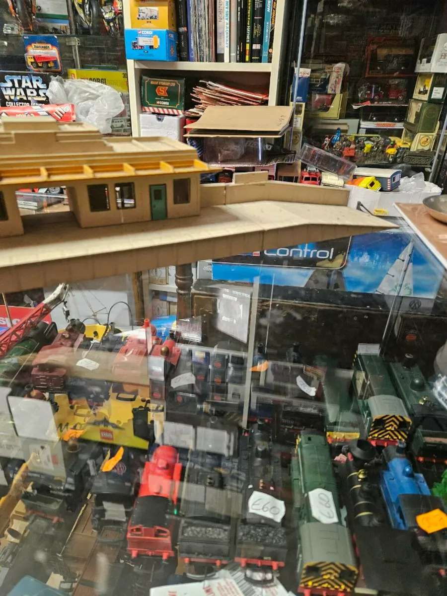 Hornby Dublo OO Gauge Train Station - Image 4