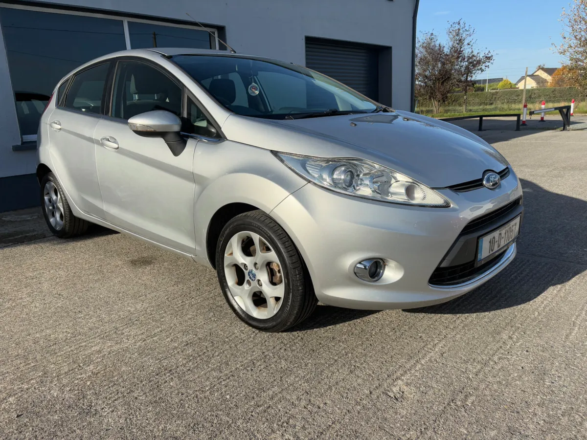 2010 Ford Fiesta 1.4  Titanium Auto - Image 4