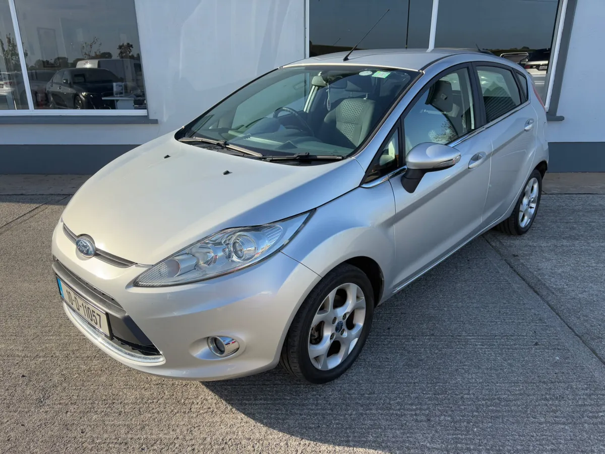 2010 Ford Fiesta 1.4  Titanium Auto - Image 3
