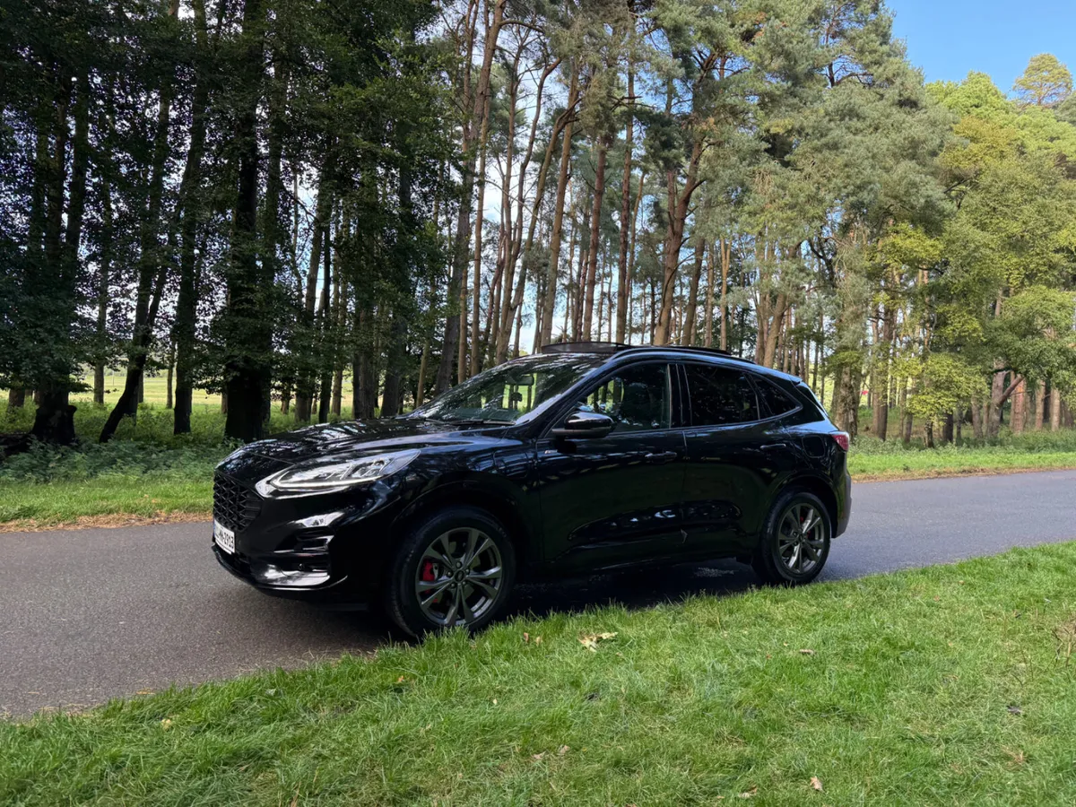 Ford Kuga 2021 PHEV ST Line - Image 3