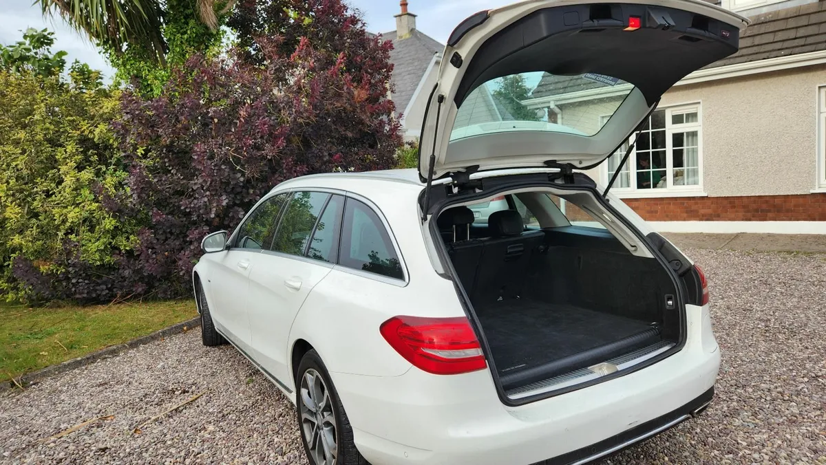 Mercedes-Benz C-Class 2016 - Image 4