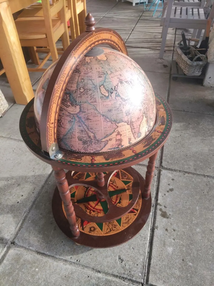 Globe on wheels - Image 3
