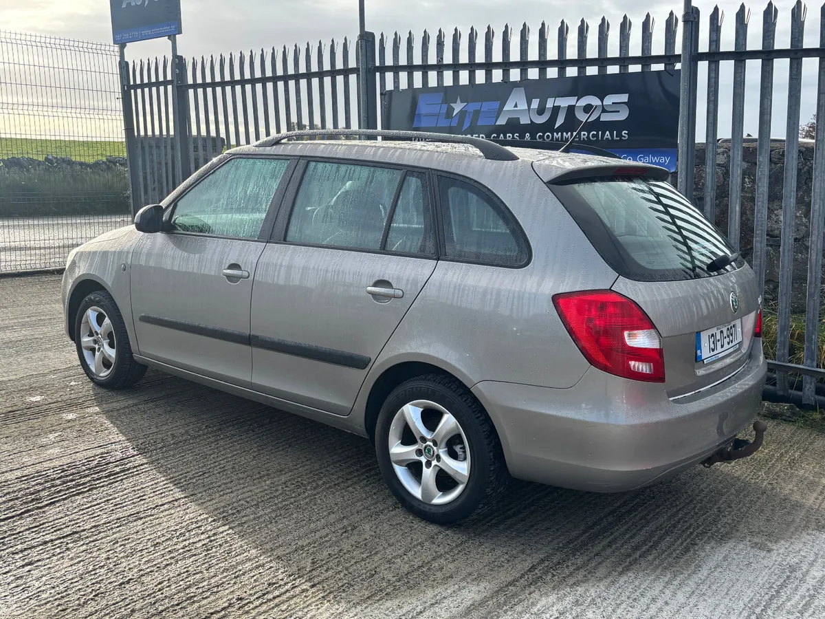 Skoda Fabia Automatic 1.2  2013 - Image 4