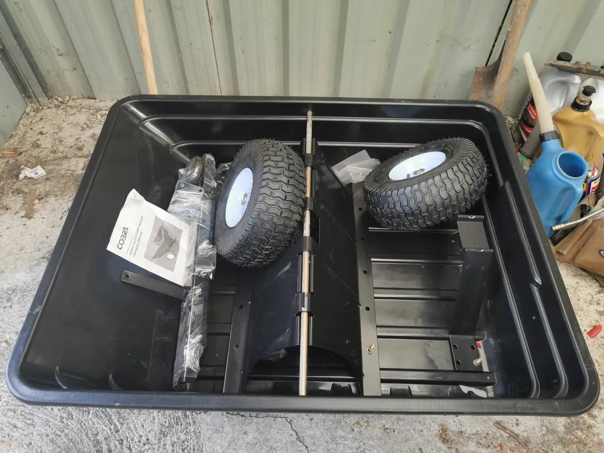Kubota Lawnmower and Lawnmower trailer - Image 4