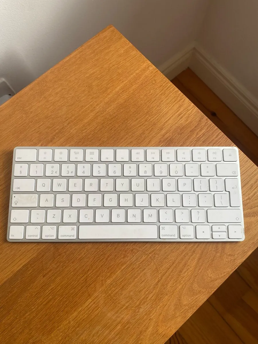 Apple Mac keyboard - Image 1