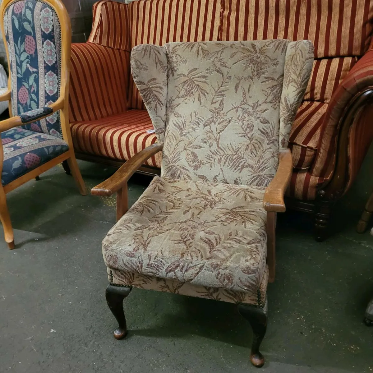 Chairs - Image 3