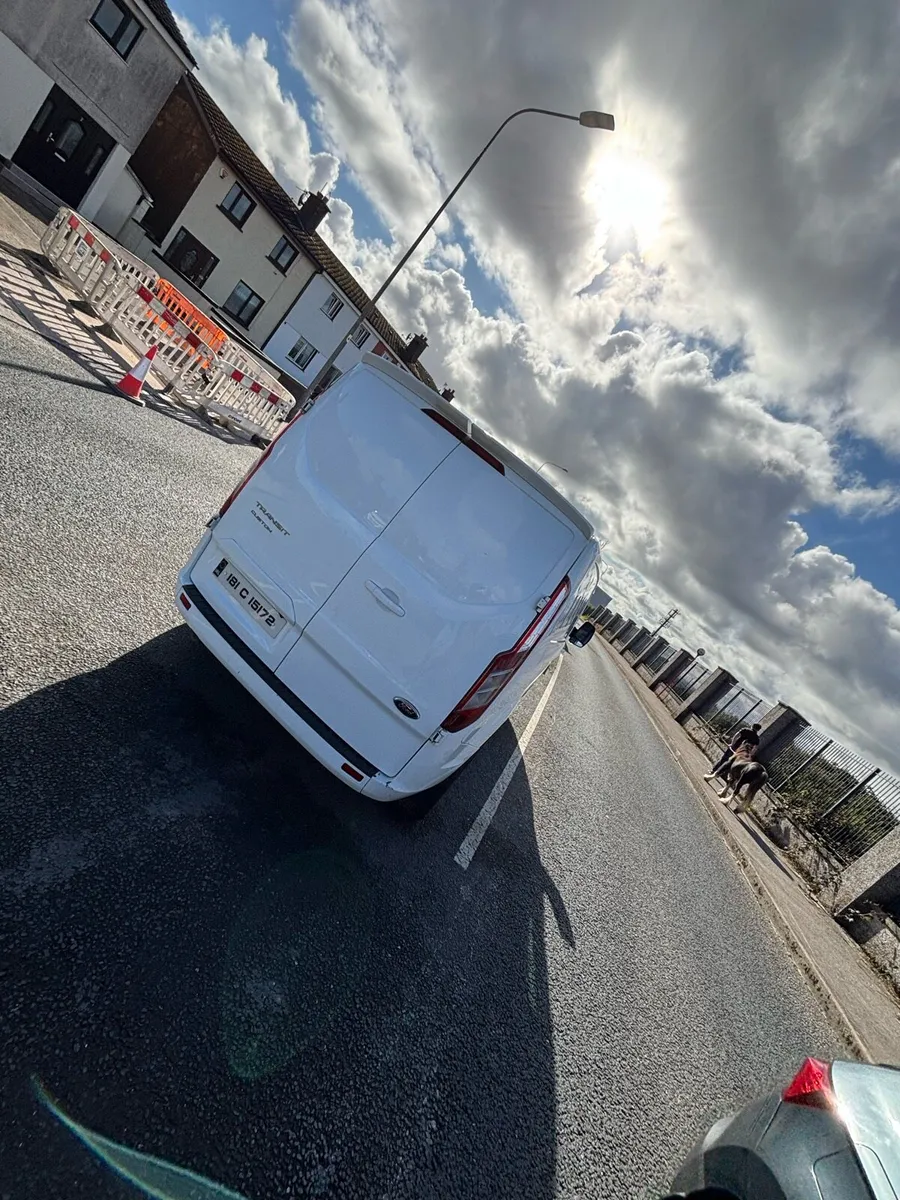 Van - Image 4