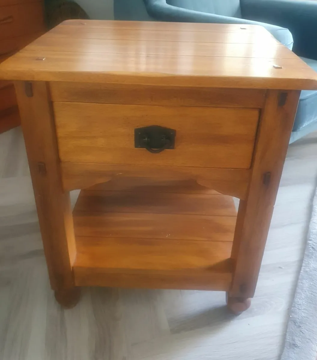 Sofa tables
