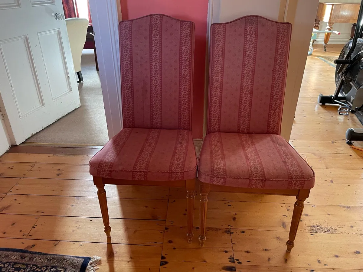10 cushioned dining chairs - Image 2