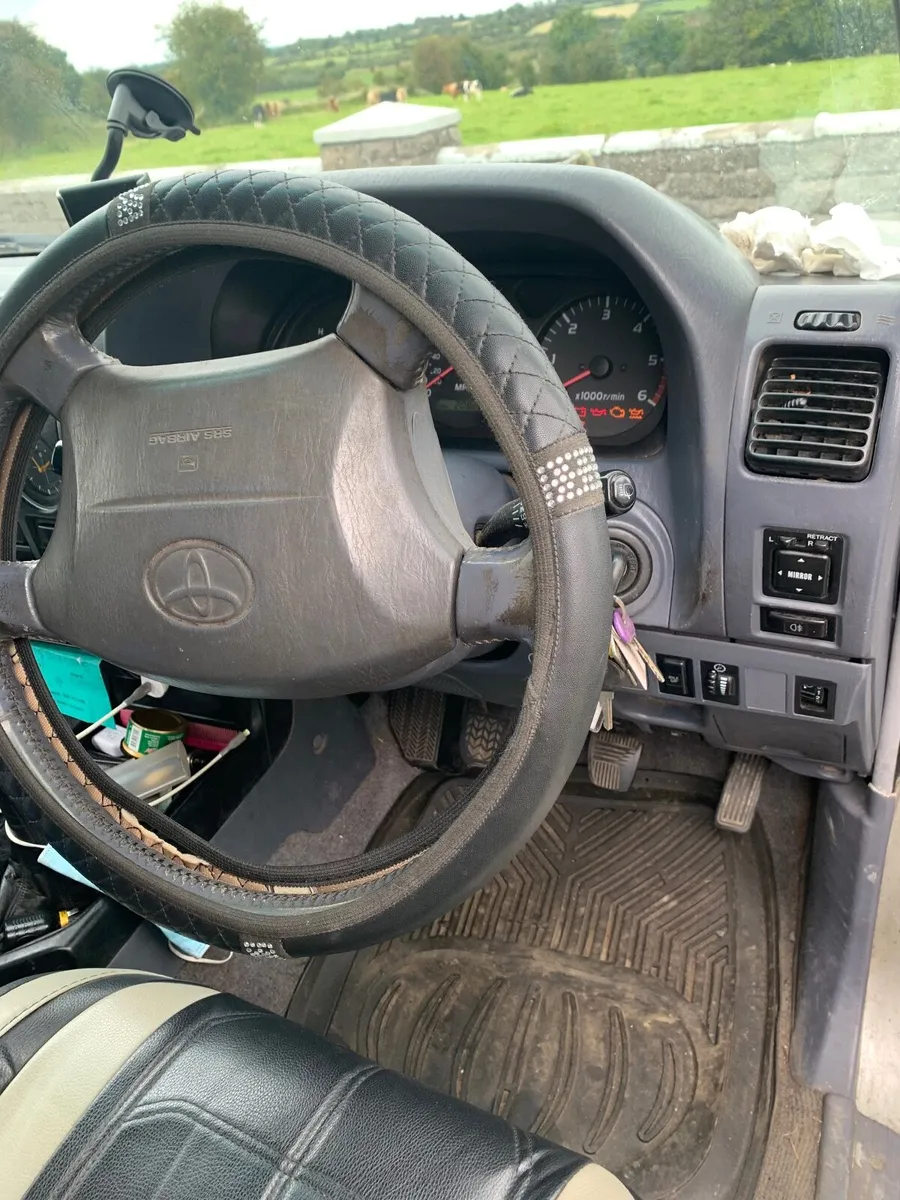 Toyota Land Cruiser 2003 - Image 3
