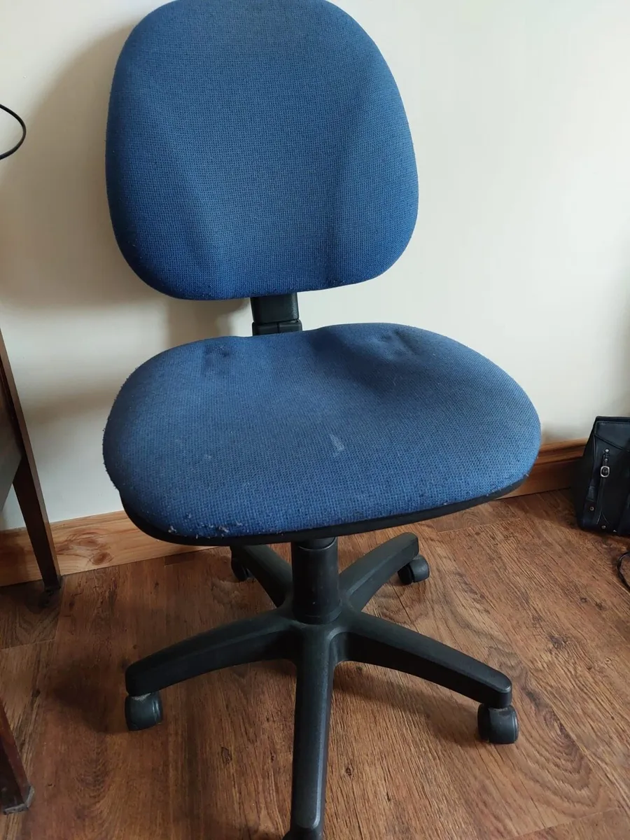 Office chairs - Image 1