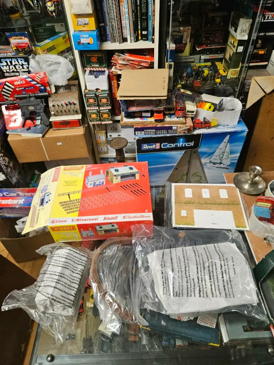 Hornby OO Gauge Accessories Building Set - Image 2