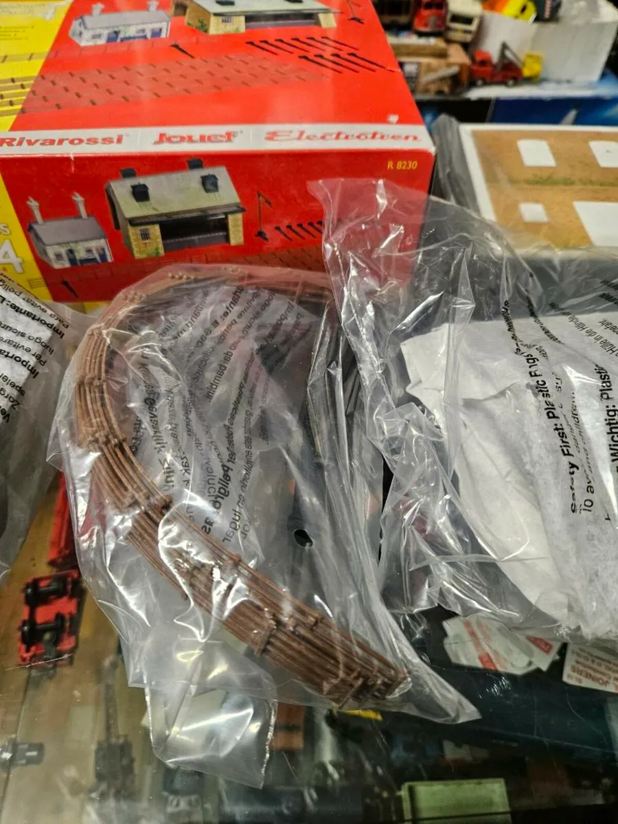 Hornby OO Gauge Accessories Building Set - Image 4