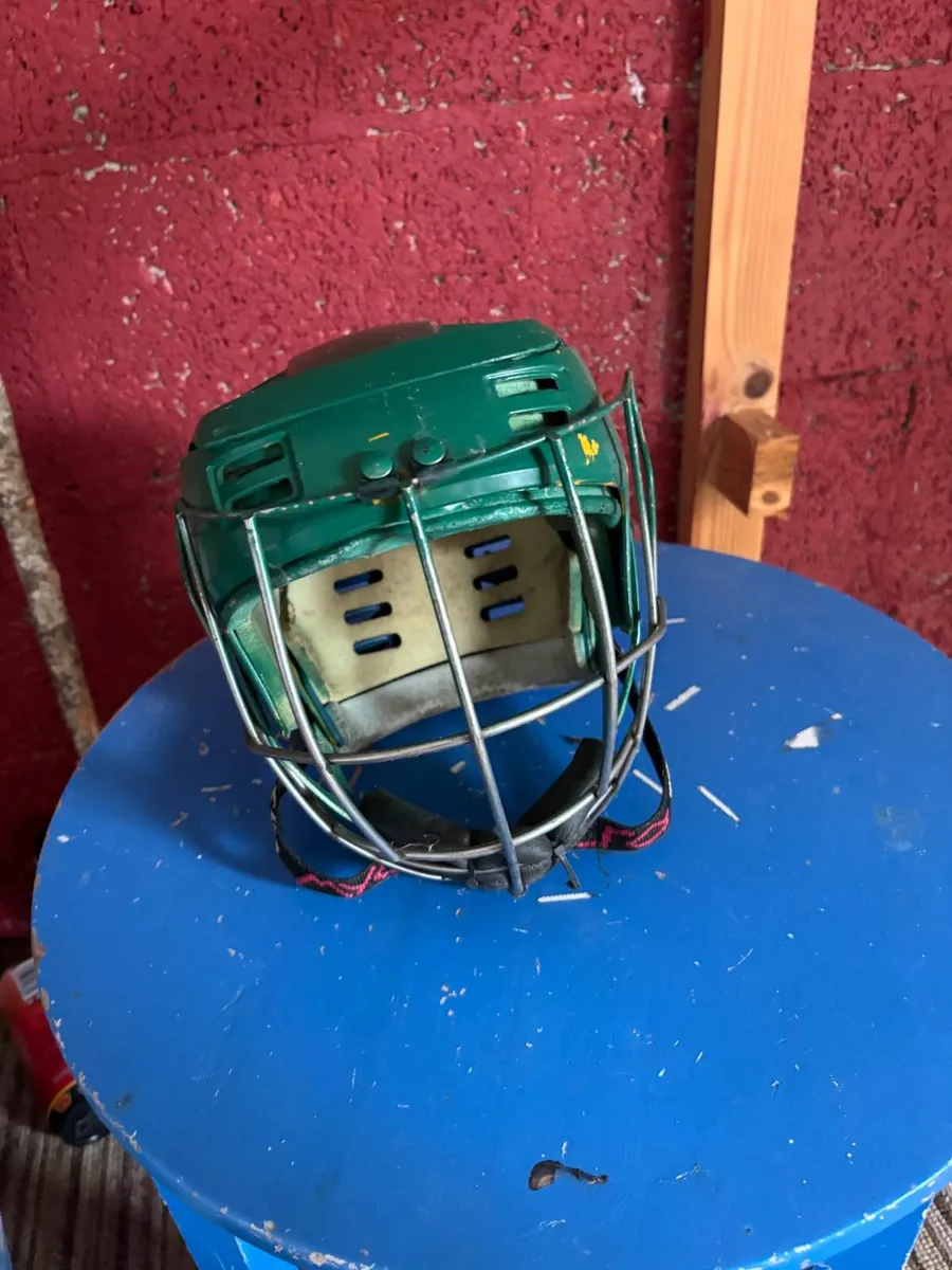 Junior Hurling Helmet - Image 3