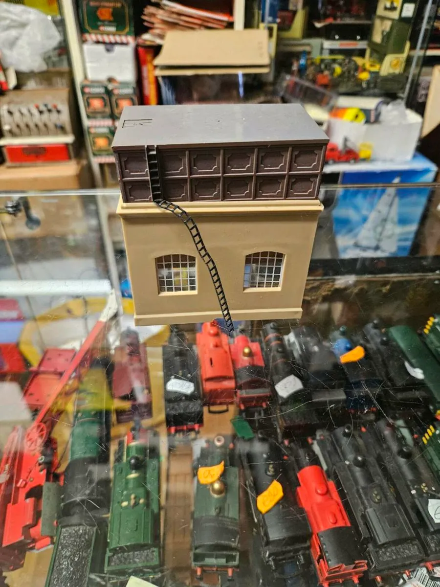 Hornby OO Gauge Water Tower - Image 2