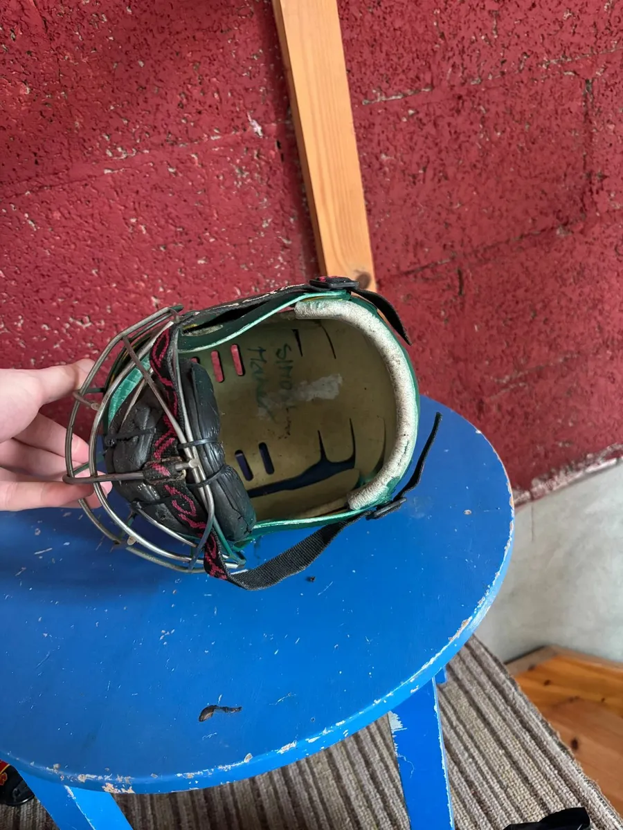 Junior Hurling Helmet - Image 4