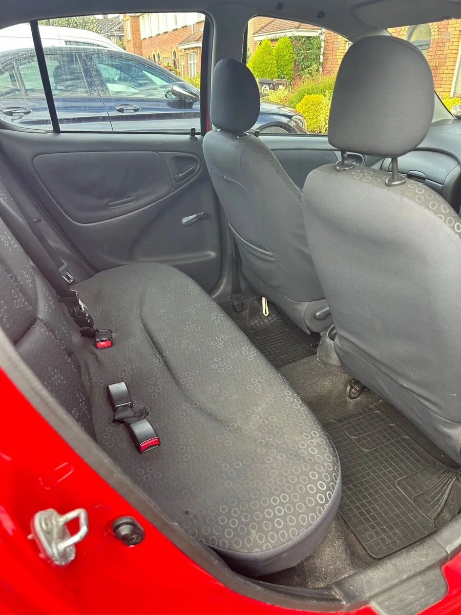 Toyota Yaris 2005 - Image 2