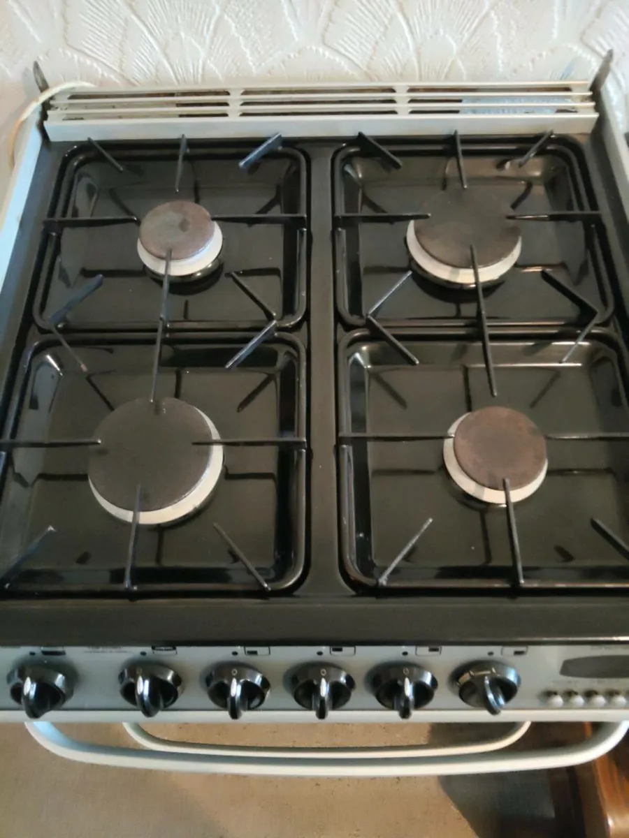 Gas cooker - Image 1