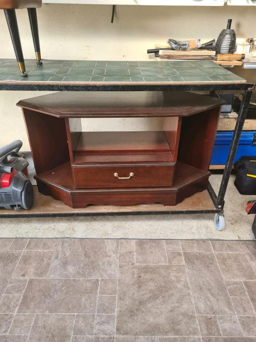 Corner TV Unit