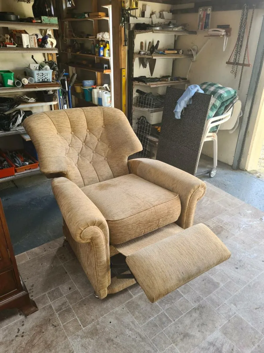 Manual Recliner Chair - Image 2