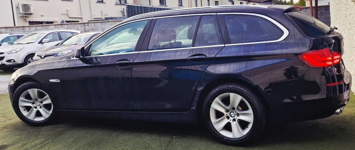 BMW 520d SE AUTO ESTATE NCT TAX GLASS ROOF - Image 3