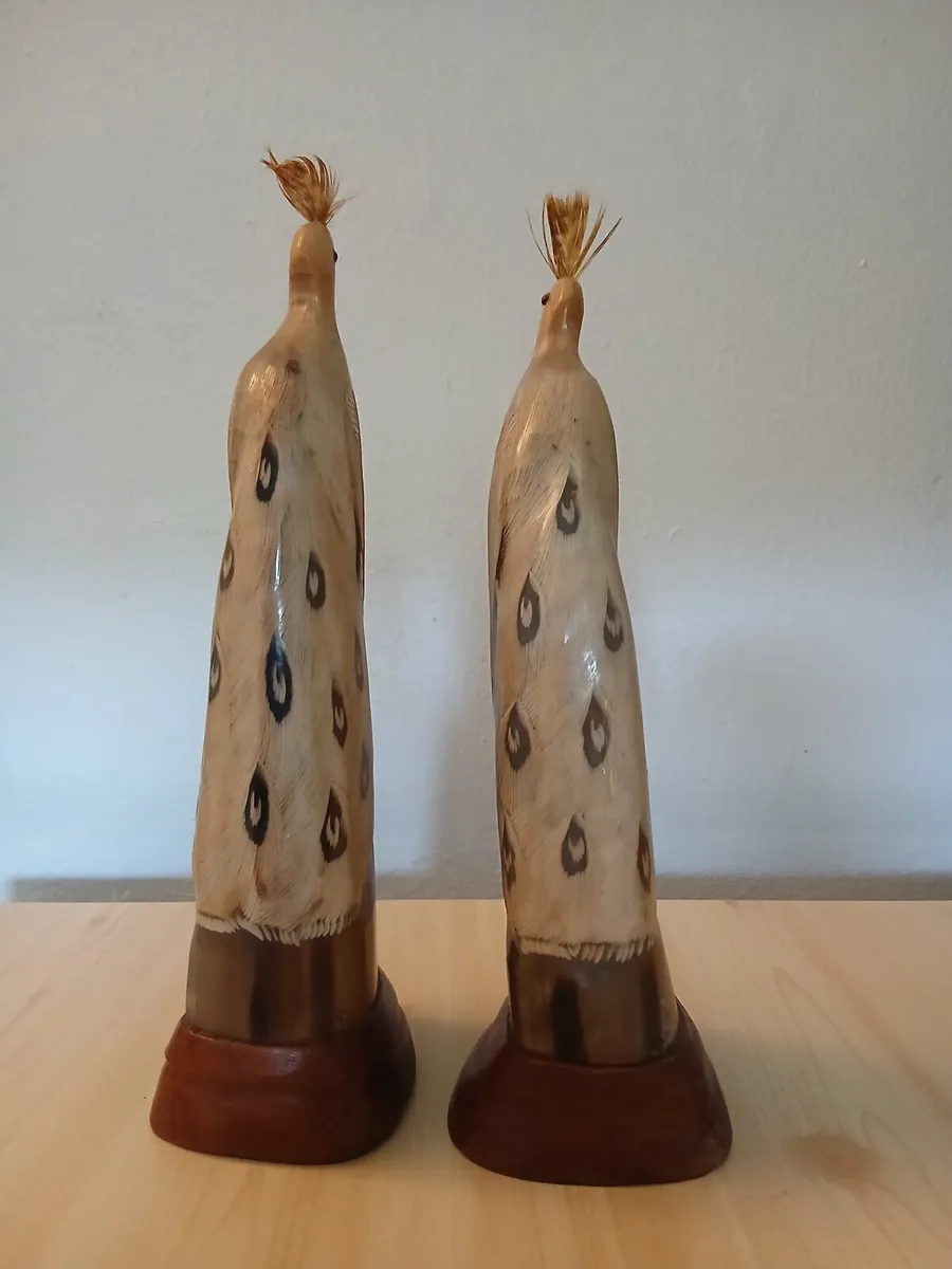 Pair Vintage Asian Carved Horn Peacocks - Image 3