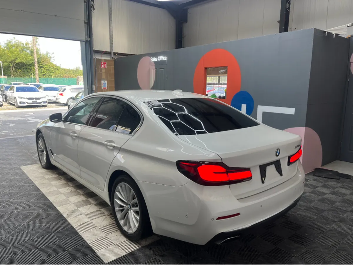BMW 5-Series 2020 BMW 5 SERIES 530E LUXURY 2.0L HY - Image 4