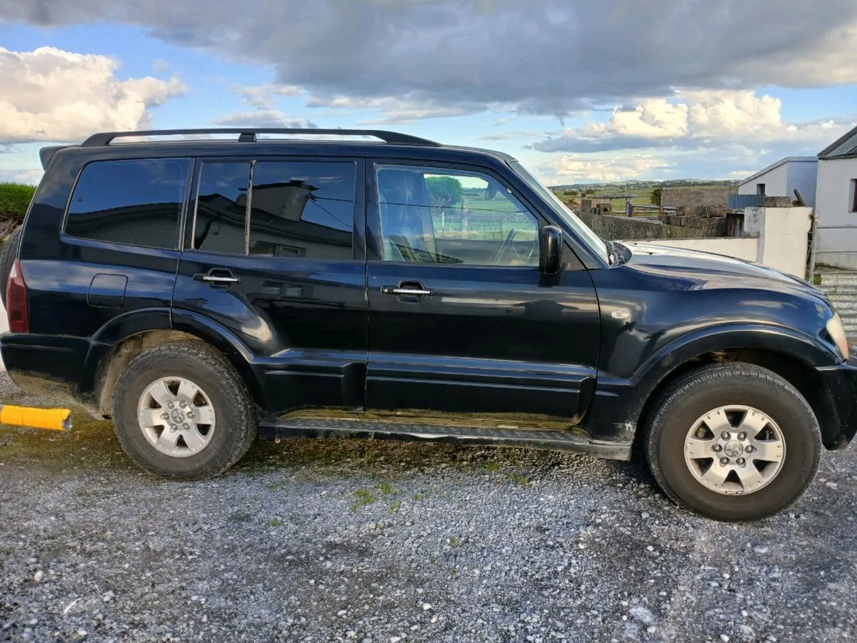 Mitsubishi pajero - Image 2