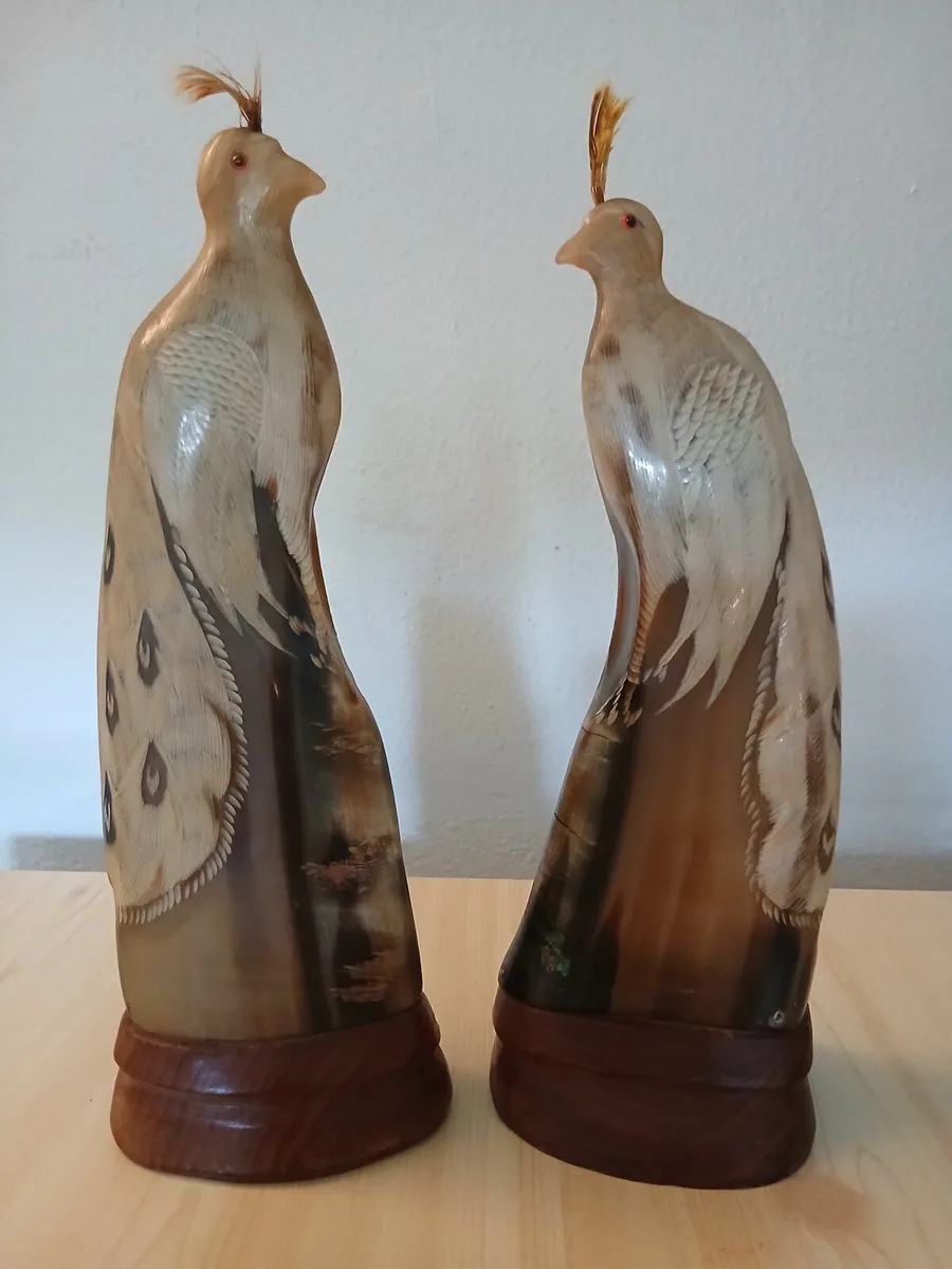 Pair Vintage Asian Carved Horn Peacocks - Image 2
