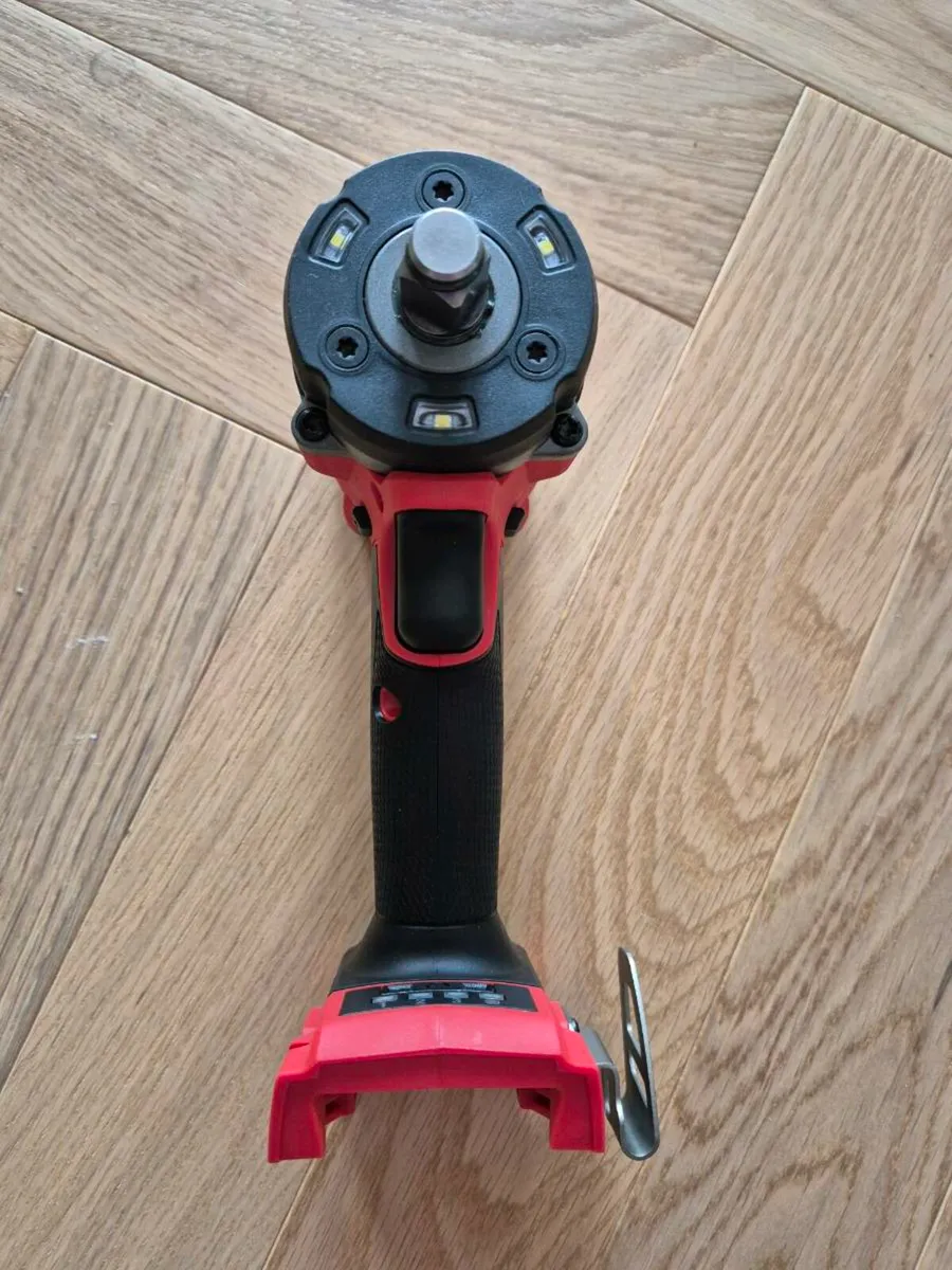 Milwaukee M18 Fuel 1/2' Stubby Impact Wrench Body - Image 2