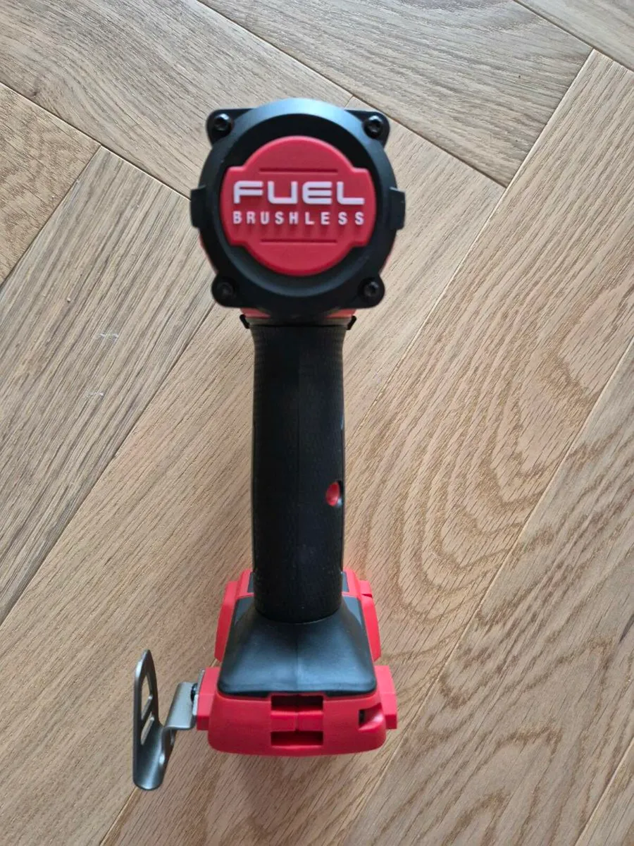 Milwaukee M18 Fuel 1/2' Stubby Impact Wrench Body - Image 4
