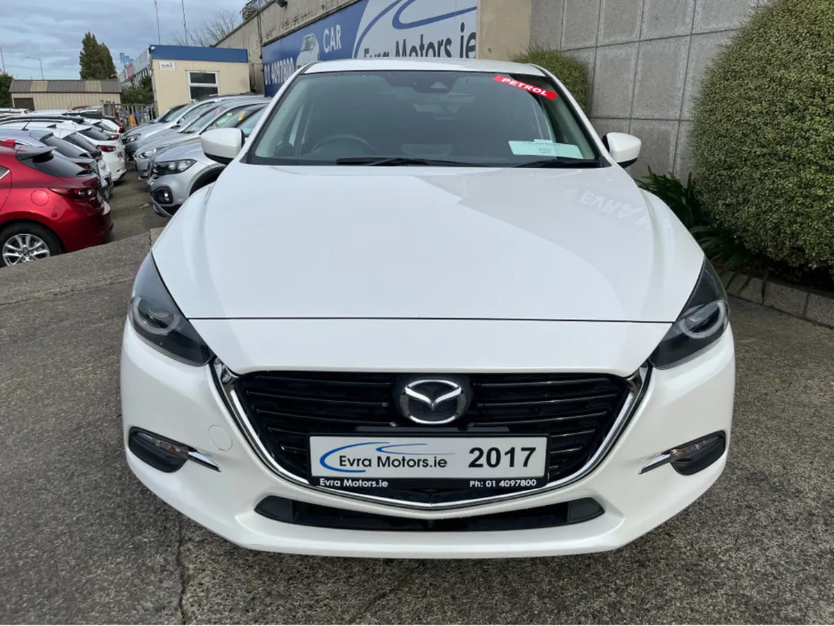 Mazda Mazda3 AXELA 1.5 PETROL //KEYLESS ENTRY//REV - Image 2