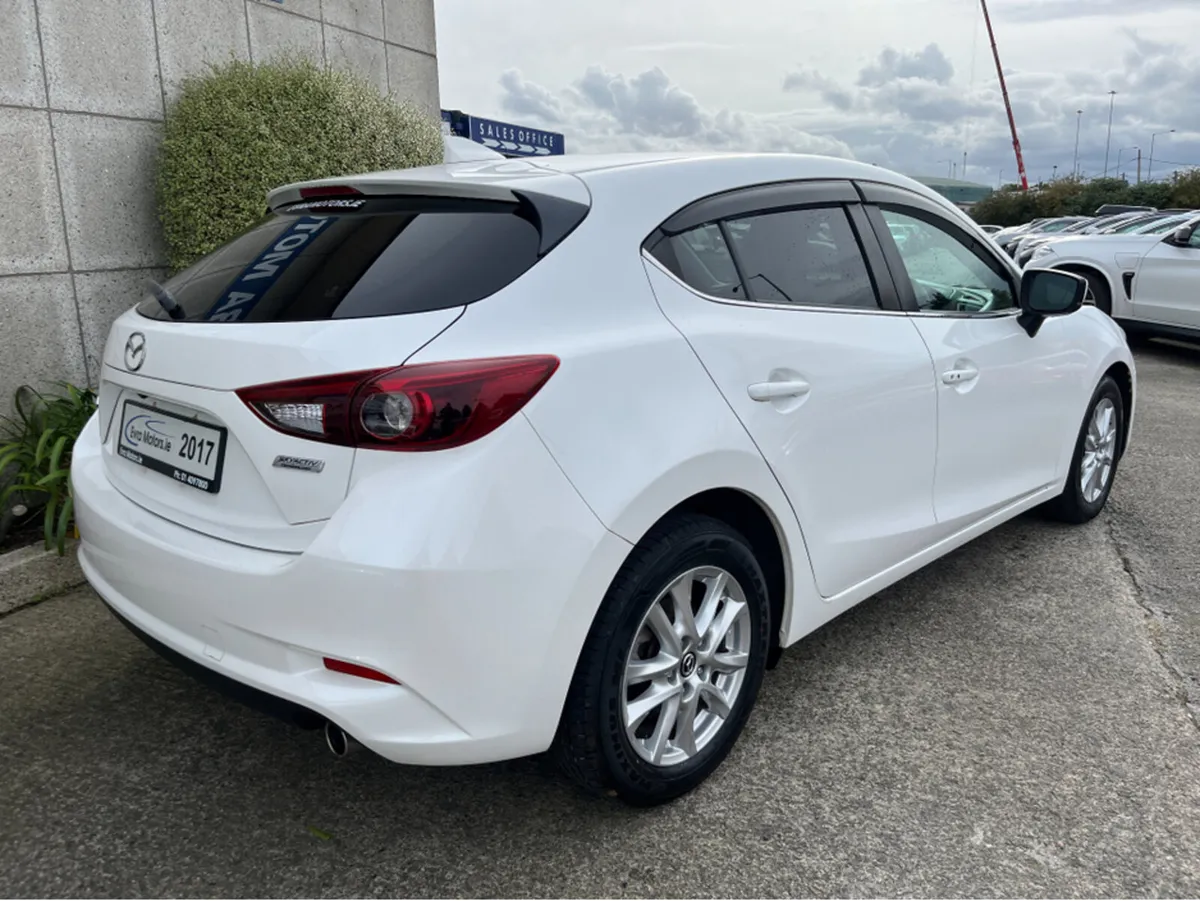 Mazda Mazda3 AXELA 1.5 PETROL //KEYLESS ENTRY//REV - Image 4