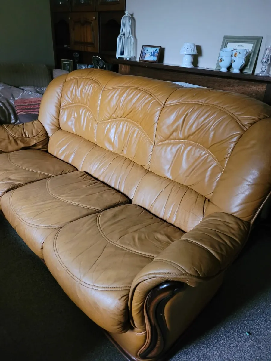 Couch - Image 2