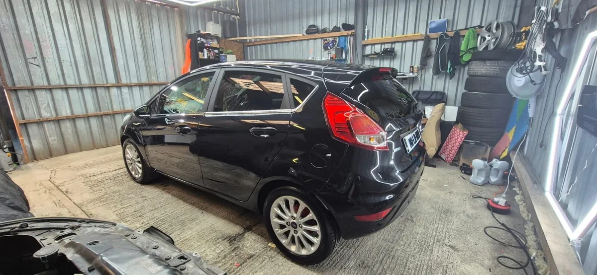 Ford fiesta titanium 1.0L petrol high spec - Image 4
