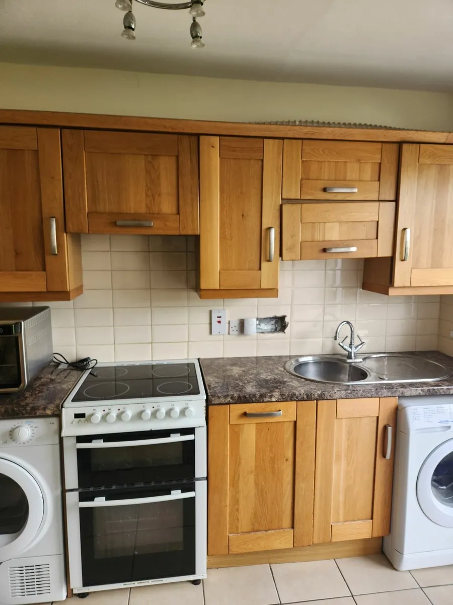 Kitchen units - Image 1