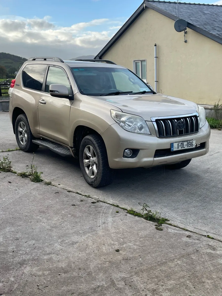 2011 Toyota landcruiser taxed and tested till may - Image 1