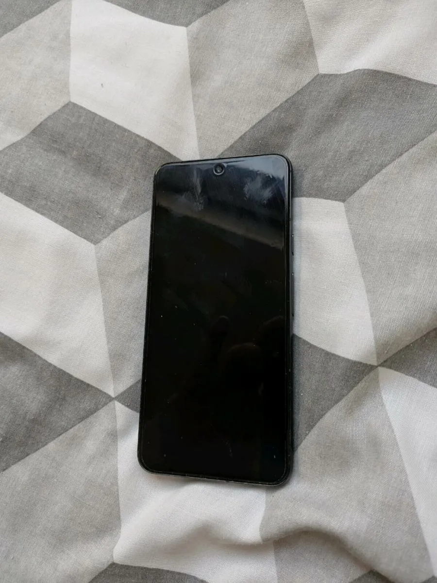 Google Pixel 8 - Image 1