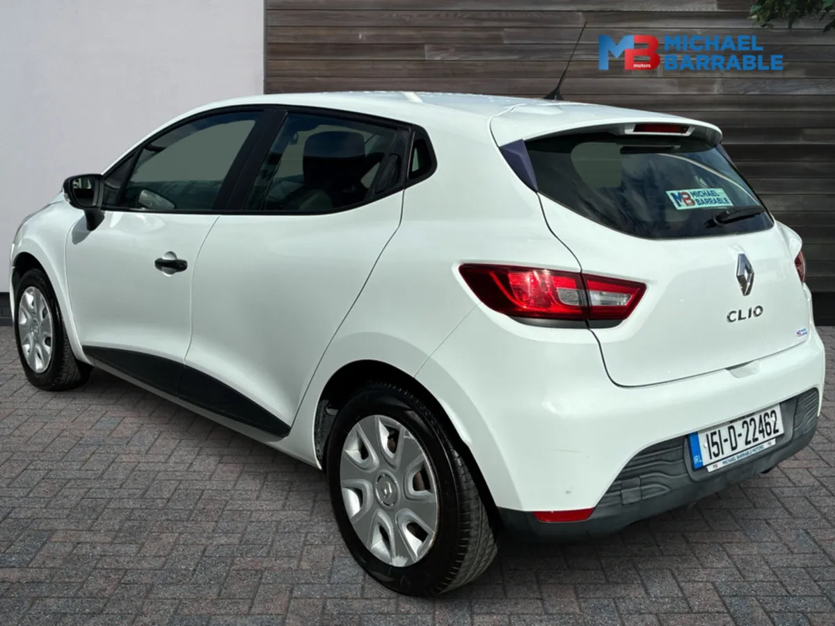 Renault Clio IV EXPRESSION 1.2 PET 4DR - Image 4