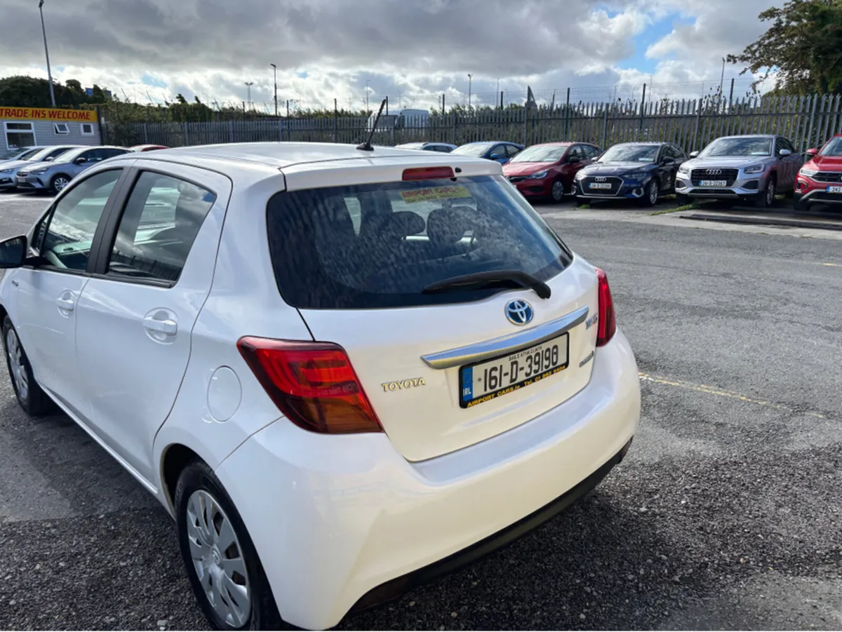 Toyota Yaris HYBRID 4DR AUTO - Image 3