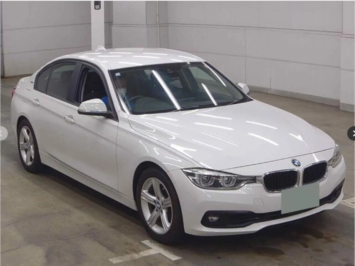 BMW 2002 BMW 330E 2016 in White with Low mileage . - Image 1