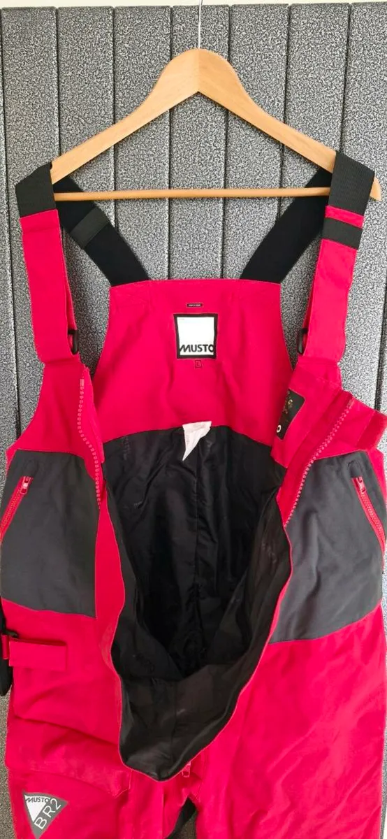 Musto BR2 SAILING Trousers & Gill Tall Yacht Boots - Image 4