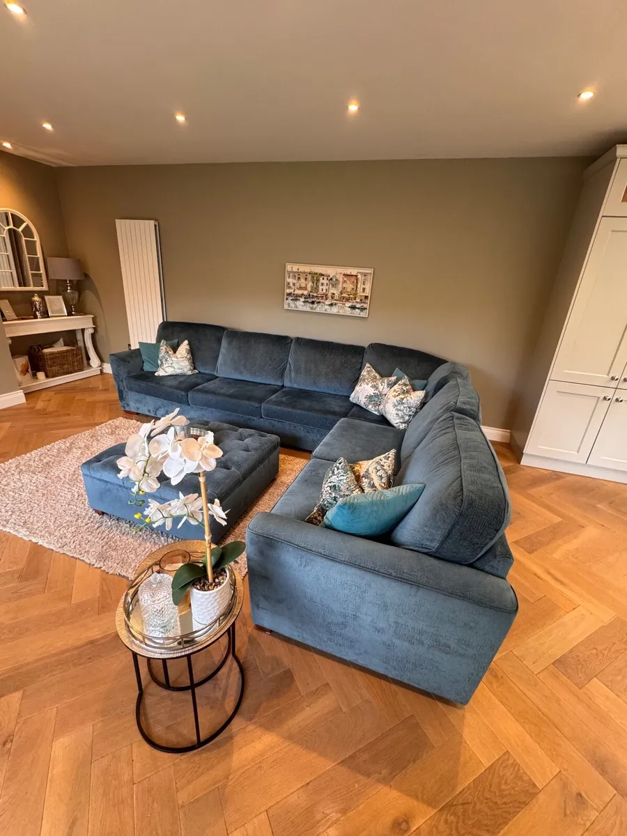 SOFA - Image 1