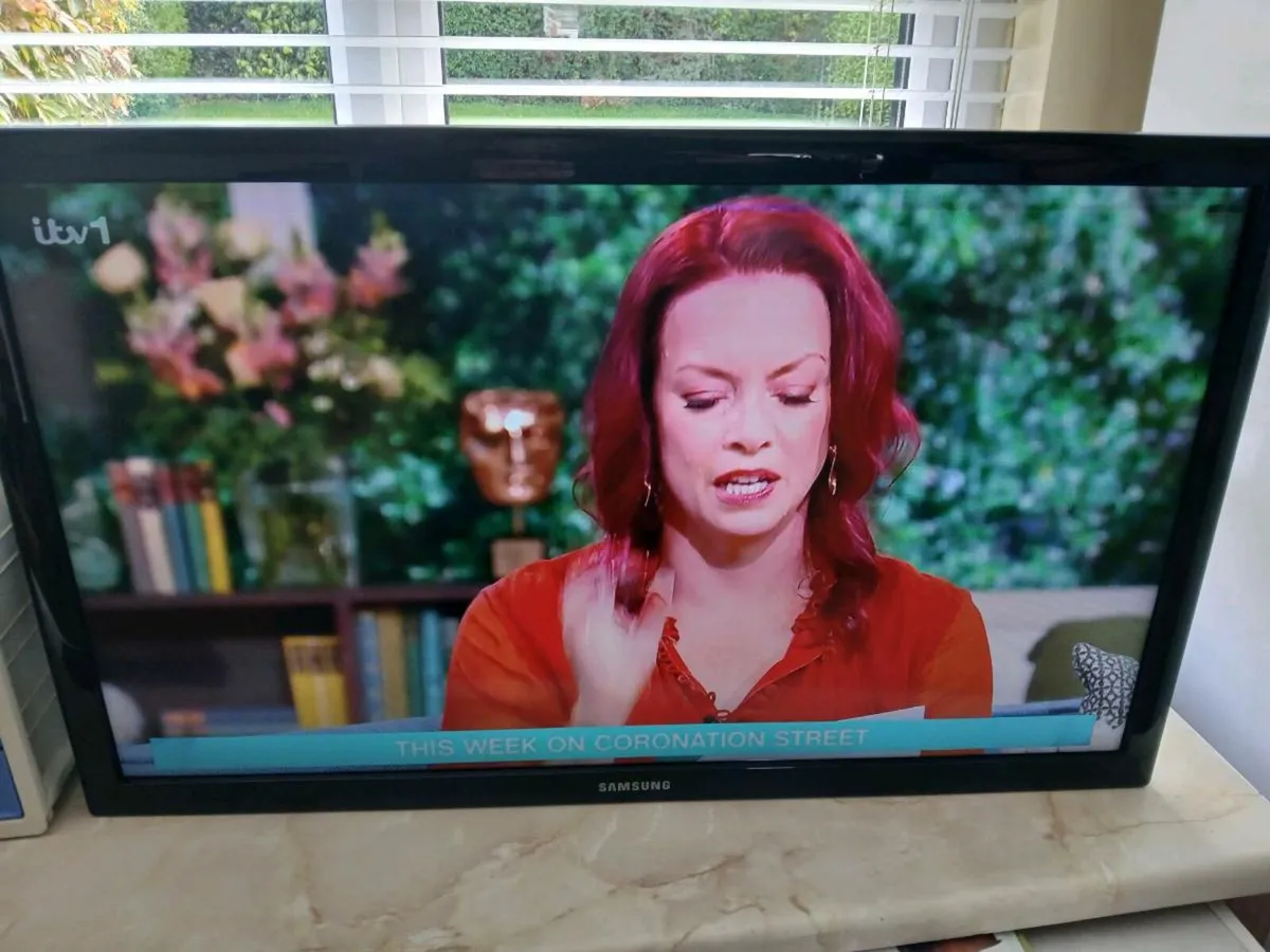 Samsung 32 inch hdmi Saorview tv - Image 2