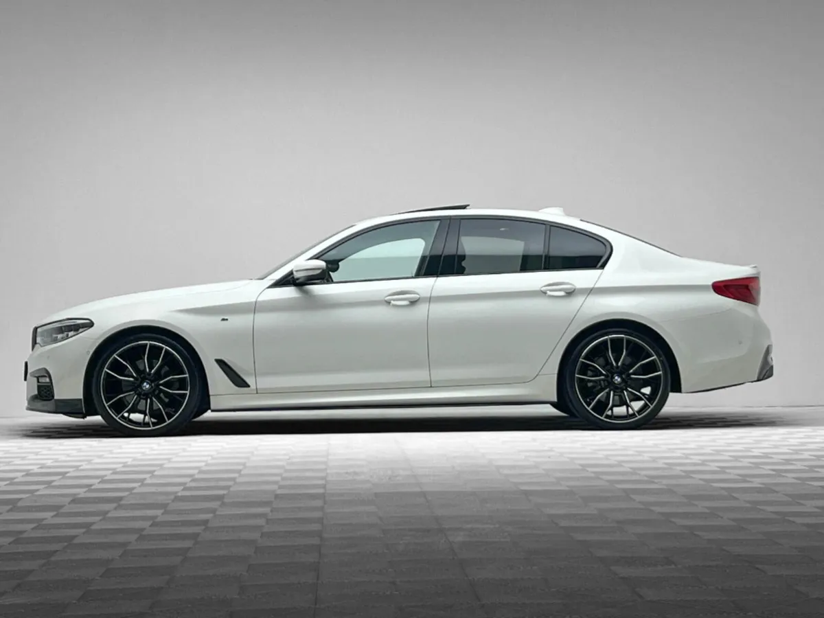 BMW 5-Series 520D M SPORT - Image 4