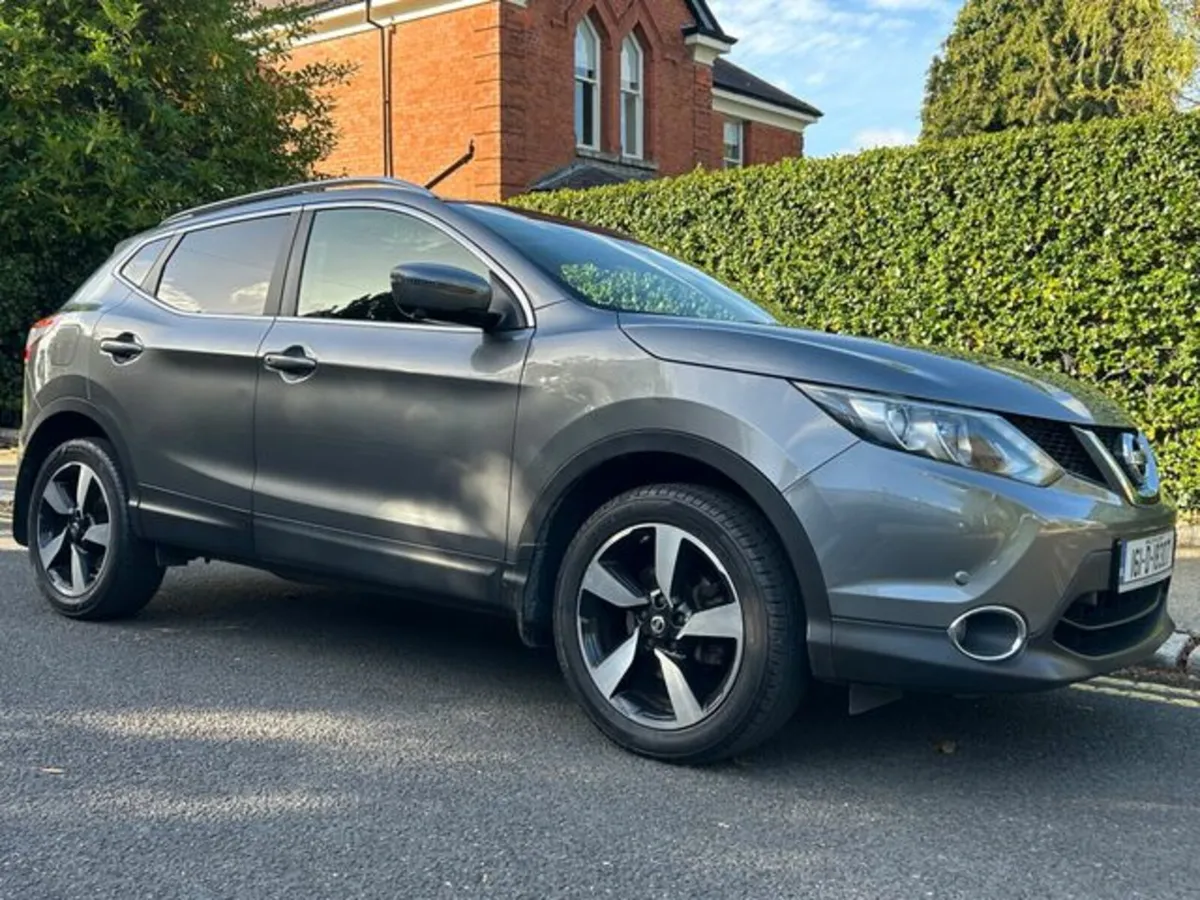 Nissan Qashqai 1.2 PREMIUM- PAN ROOF - 360 CAMERA - Image 1