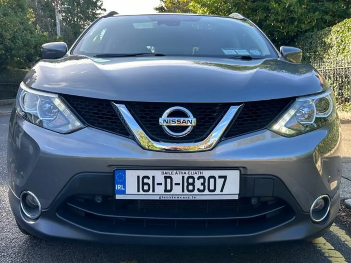 Nissan Qashqai 1.2 PREMIUM- PAN ROOF - 360 CAMERA - Image 2