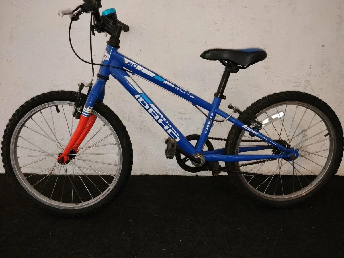 Boys 20inch bike - Image 2